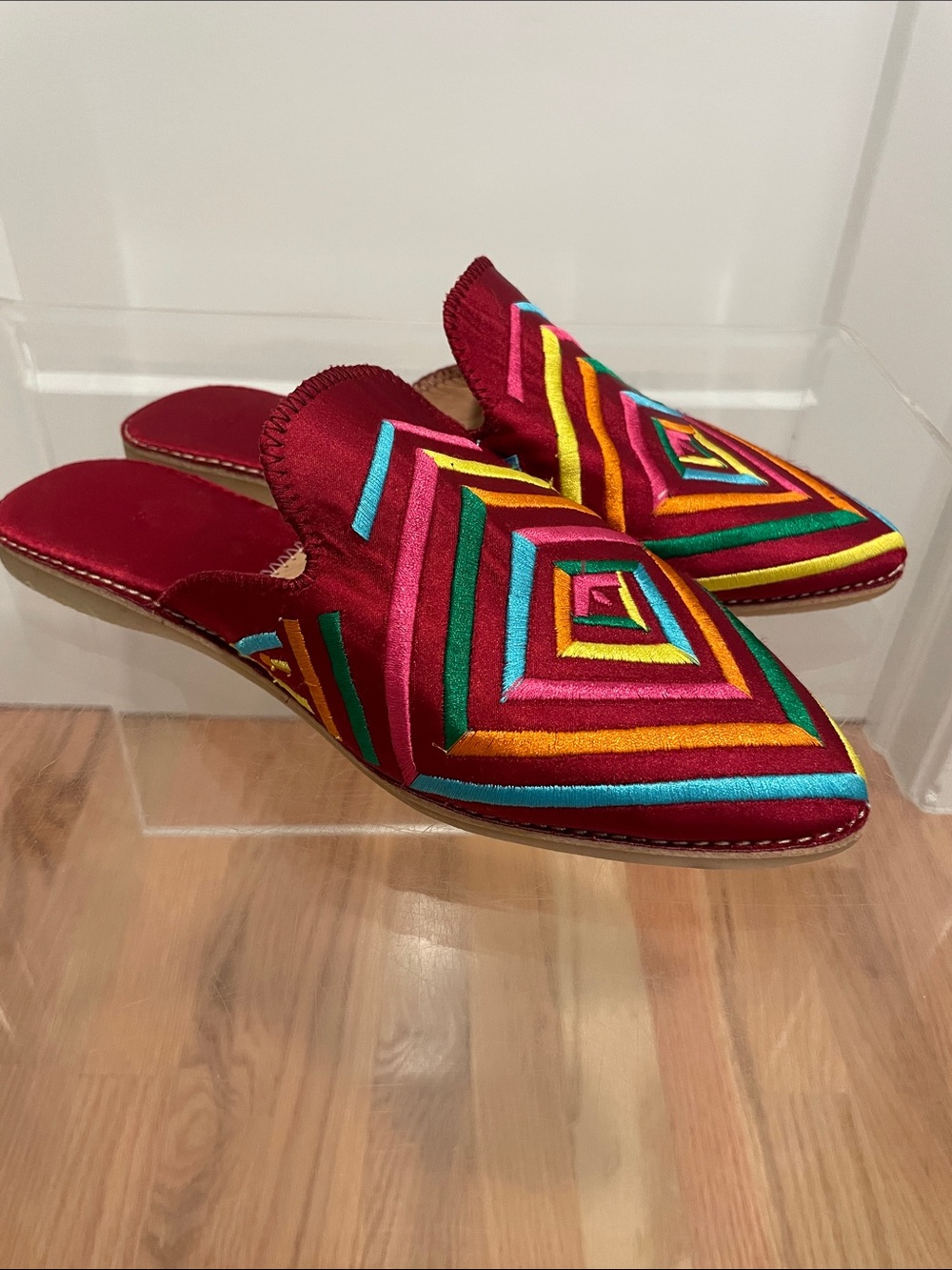 Moroccan Embroidered Pointed Mule - Women's Slip-On Loafer size 7.5